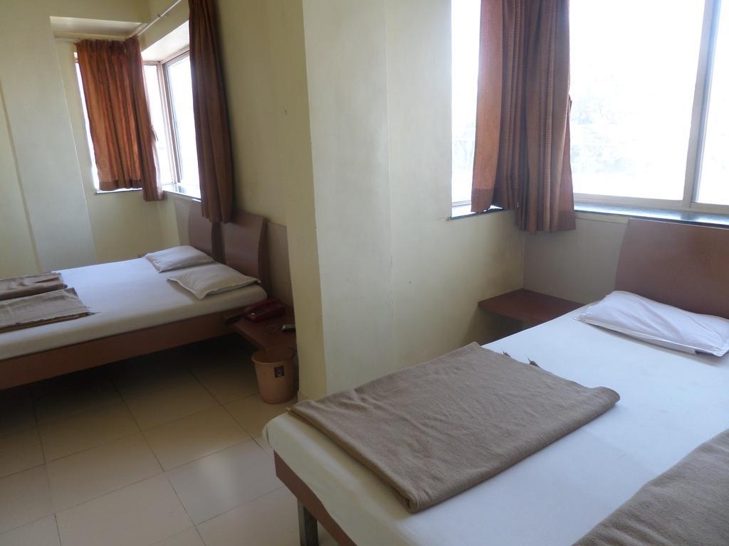 Hotel Sai Ratna Nášik Exteriér fotografie