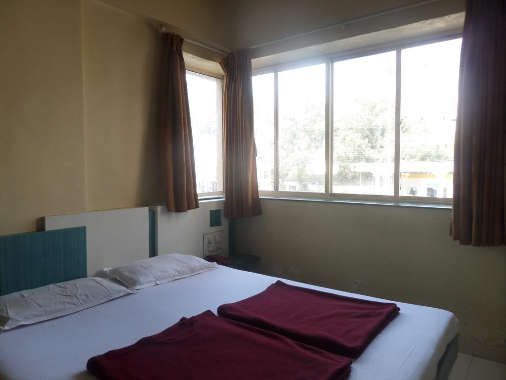 Hotel Sai Ratna Nášik Exteriér fotografie